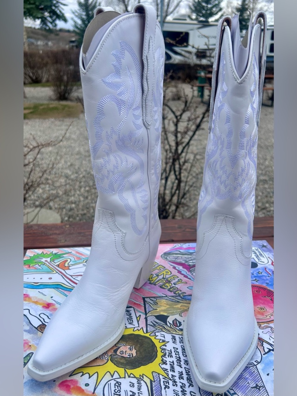 Jeffrey Campbell Dagget White Embroidered Western Boots | Size 8.5 M | Worn Once
